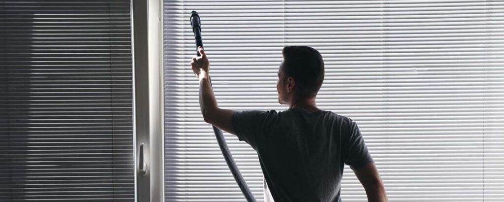 Lynne Greene Blind and Shade Cleaning